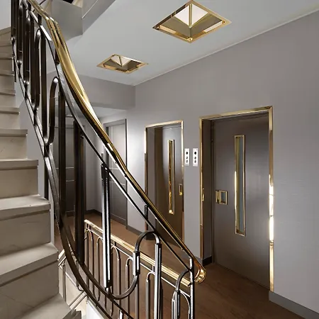 Holiday Suites Отель