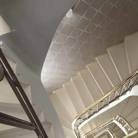 Hotel Holiday Suites 4*