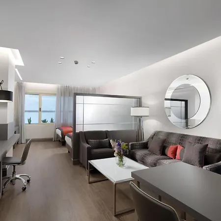 Hotel Holiday Suites