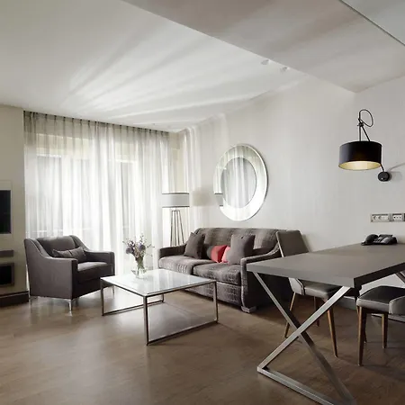 Holiday Suites 4*