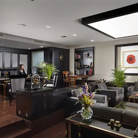 Holiday Suites