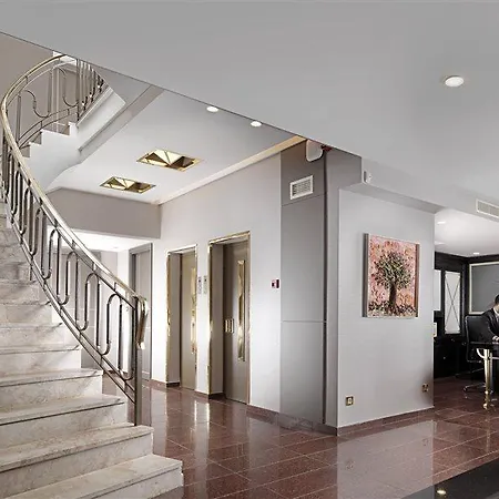Holiday Suites Hotel