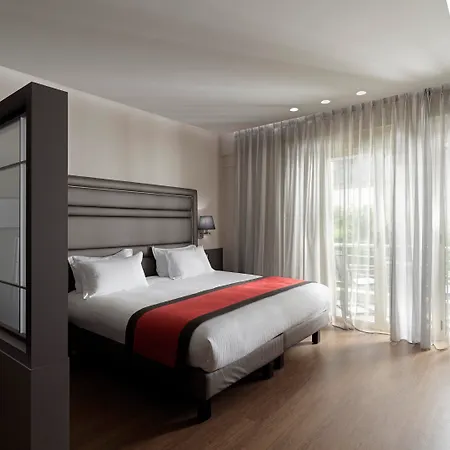 Hotel Holiday Suites