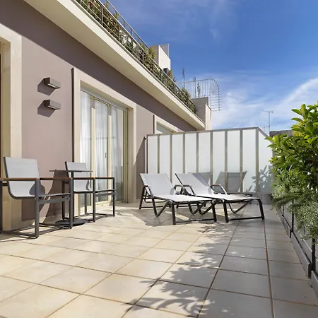 Hotel Holiday Suites