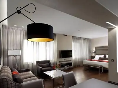 Hotel Holiday Suites