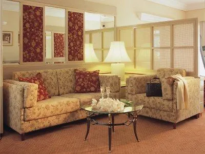 Hotel Holiday Suites 4*