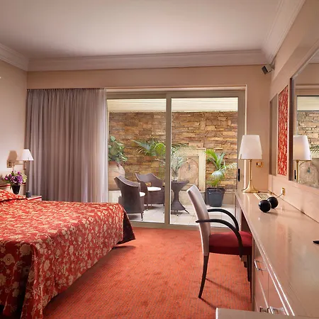 Hotel Holiday Suites