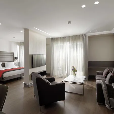 Holiday Suites Hotel 4*
