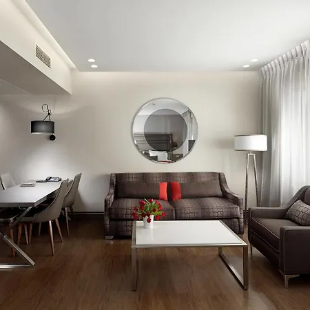 Holiday Suites Hotel 4*